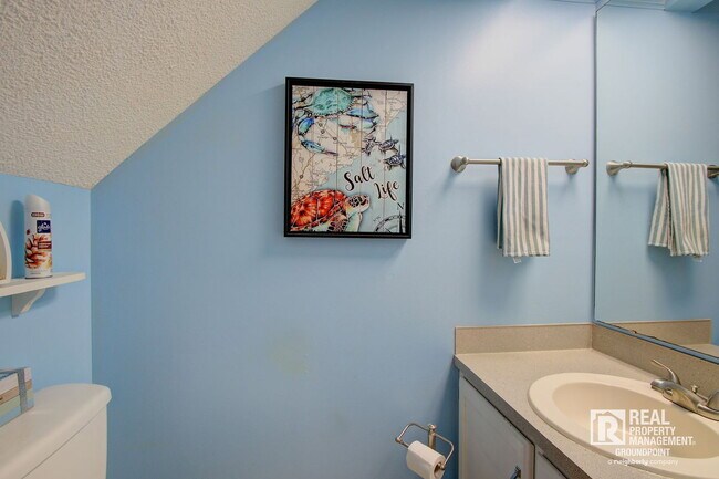 Building Photo - 8471 Yadkin Cir
