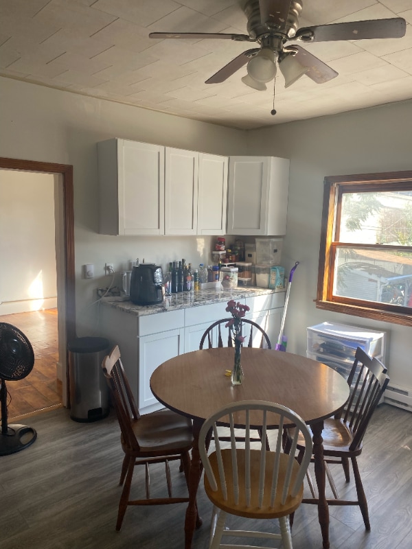 Building Photo - 144 Canterbury St