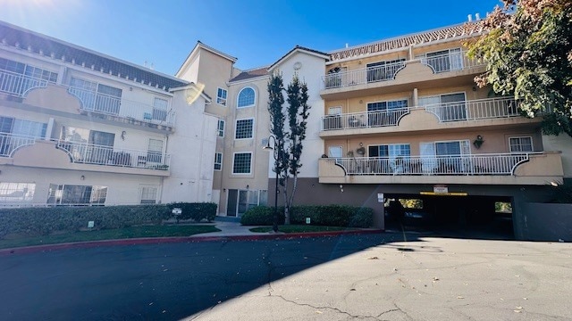 Building Photo - 4750 Templeton St