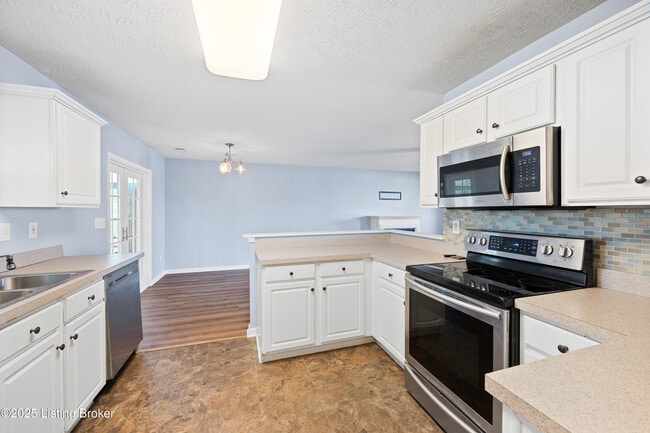 Building Photo - 6606 Timberbend Dr