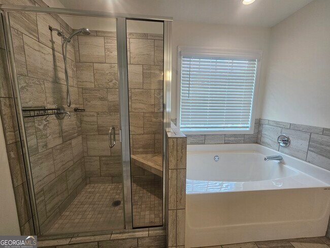 Building Photo - 16 Saint Georges Pl