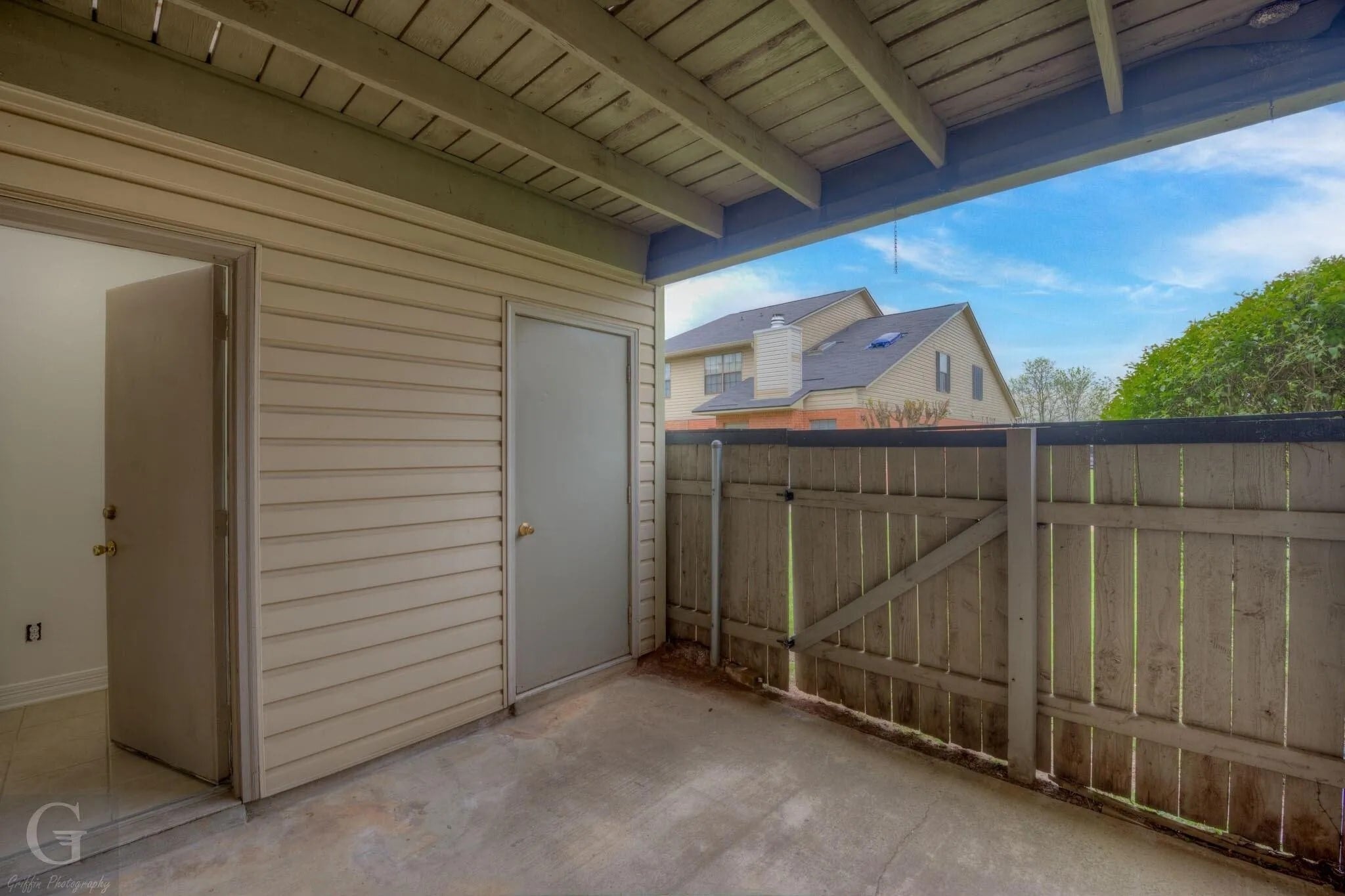 Building Photo - 3636 Greenacres Place Dr