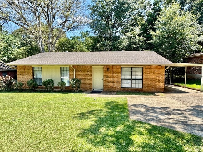 Primary Photo - Dreamy 3 bedroom !