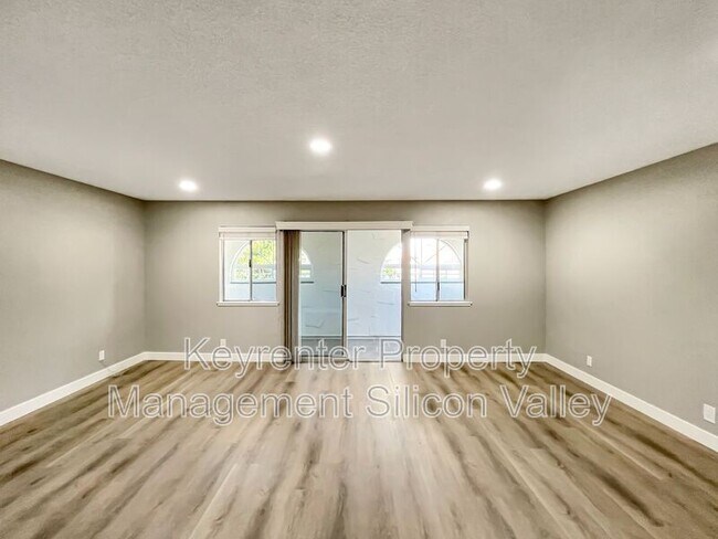 Building Photo - 1806 Blackmore Ct