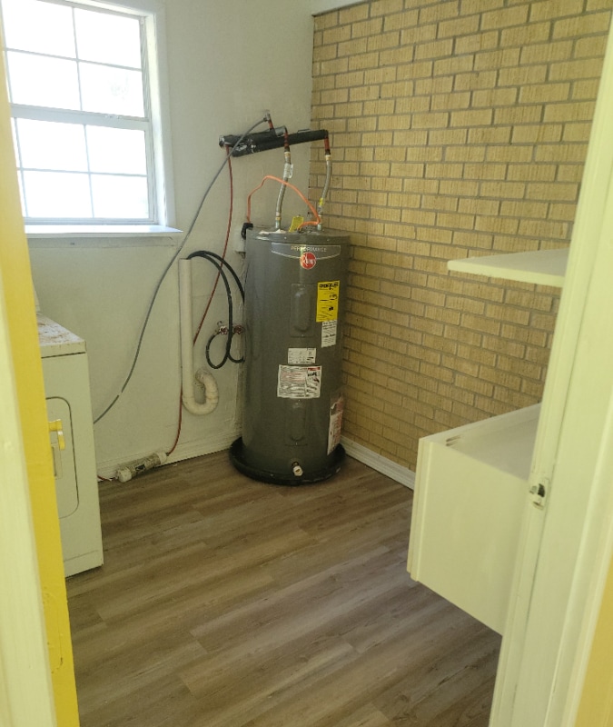 Building Photo - 6590 Dewrell Square