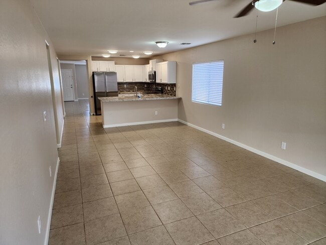 Building Photo - 11631 W Brown St