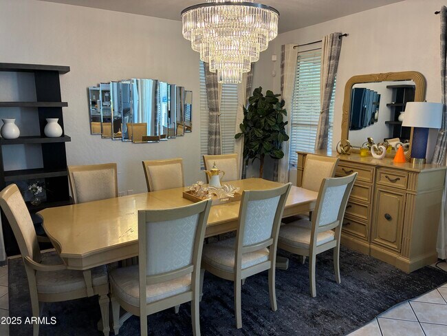 Building Photo - 13438 W Rose Ln