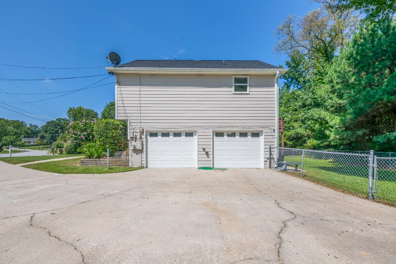 Building Photo - 4350 Wesley Pl