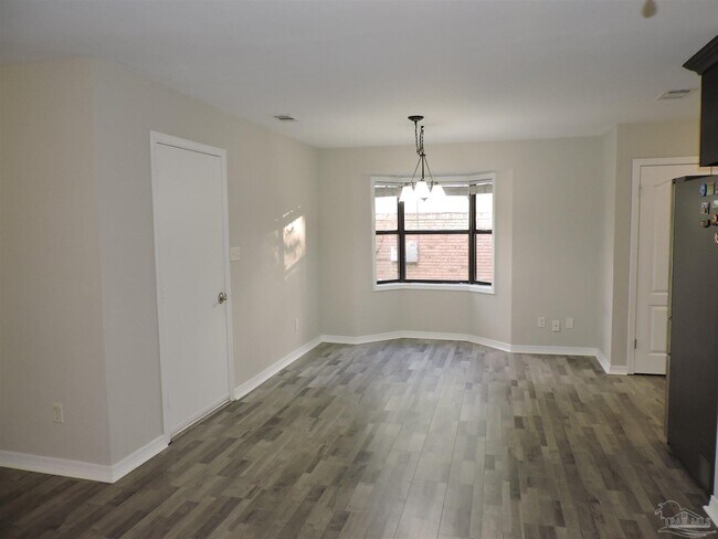 Building Photo - 7694 Old Hickory Dr