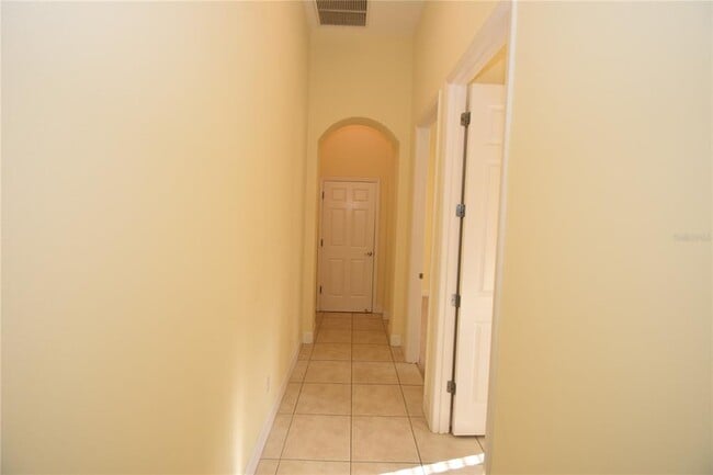 Building Photo - 17 Oasis Cir