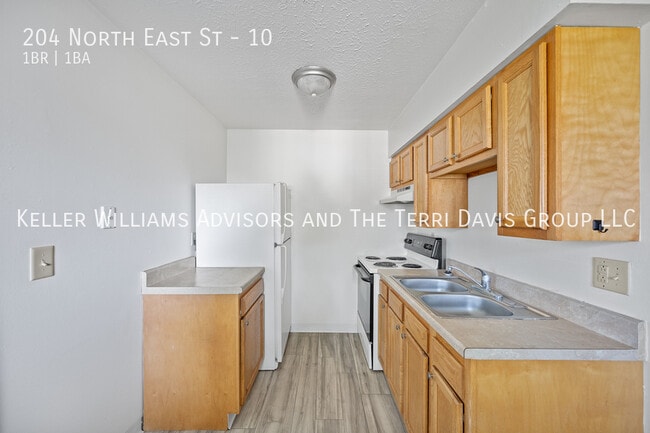 Building Photo - 204 N East St