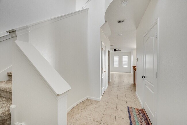Building Photo - Beachside Townhome in Gated Community