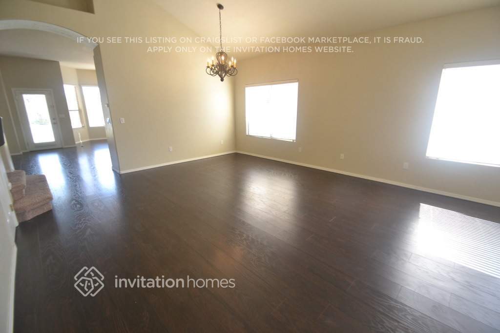 Building Photo - 7447 W Trails Dr