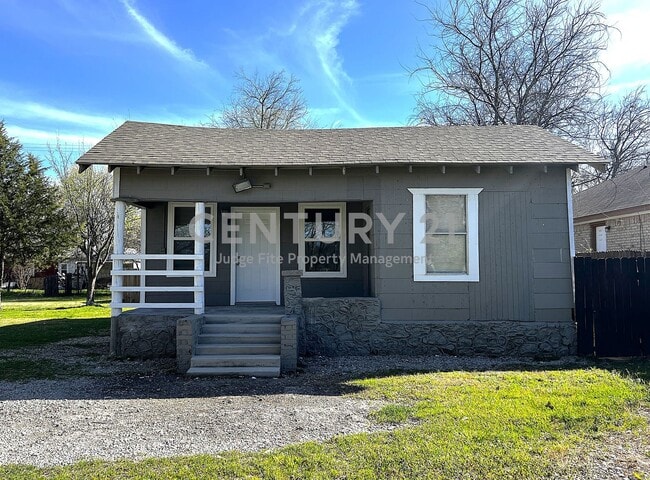Primary Photo - Charming 2/1 in Castleberry ISD for Rent!