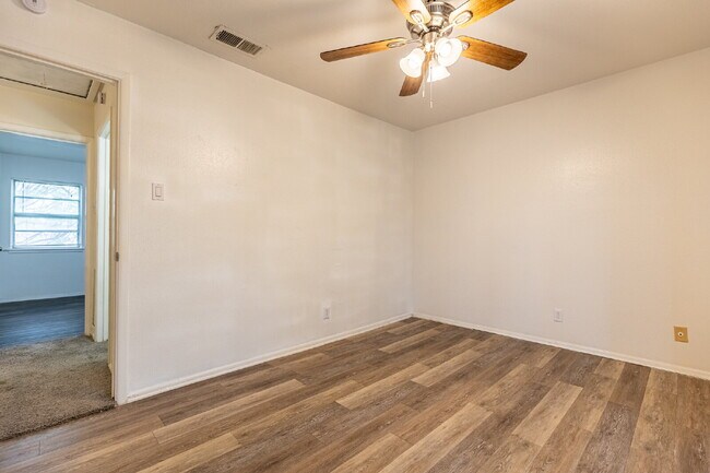 Building Photo - 6427 Wurzbach Rd