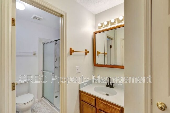 Building Photo - 207 Lynton Ct