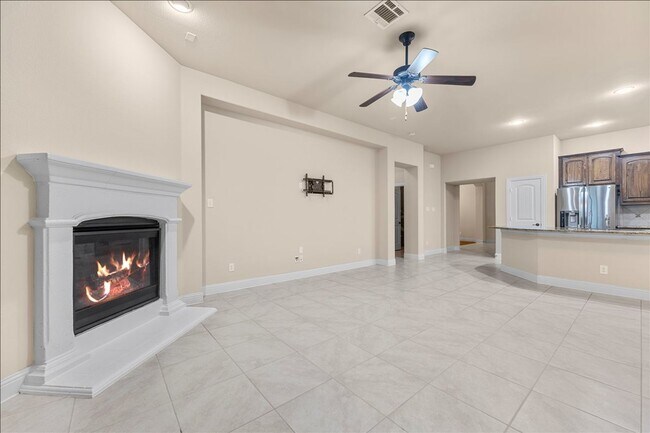 Building Photo - Ready for Immediate Move-In!  4 Bed 3 Bath Renovated 2605 SQFT House in Reserves at Westridge