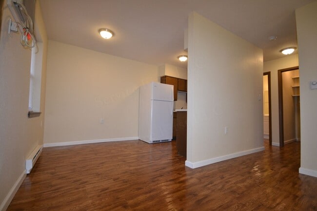 Building Photo - Longton Apartments