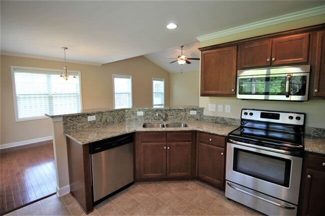 Building Photo - Great Home in Everett's Creek- 3Bed/2Bath with Fenced Yard