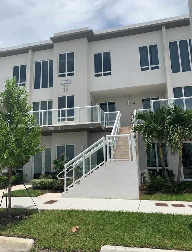 Building Photo - 6415 NW 102nd Path