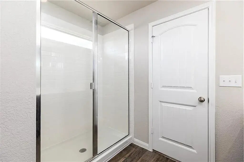 Master Bathroom - Shower - 14000 Heidhorn Dr