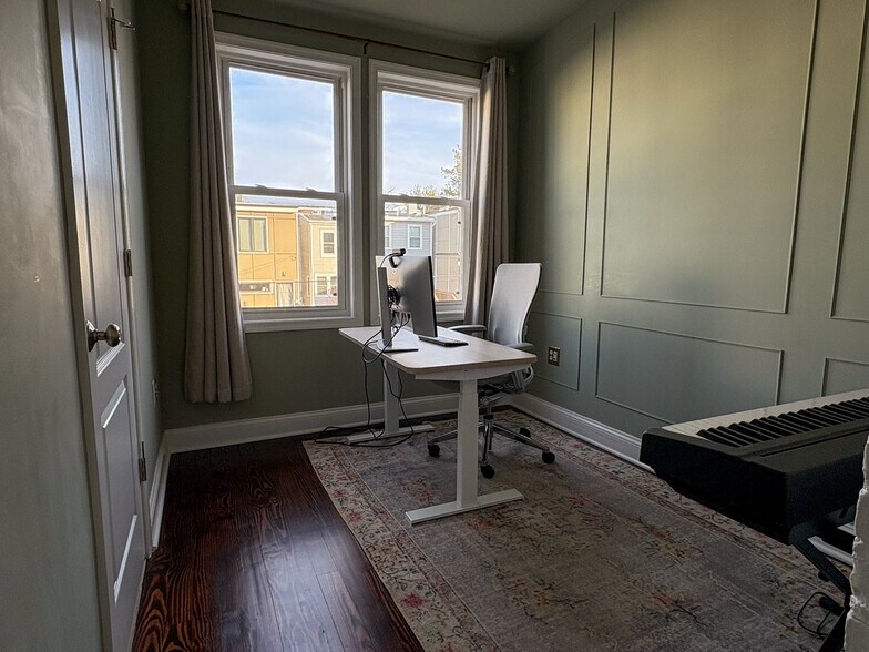 Building Photo - 807 Decatur St NW