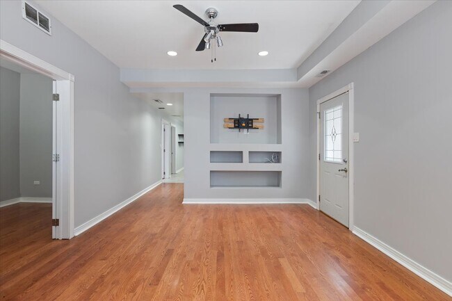 Building Photo - 5241 S Wolcott Ave