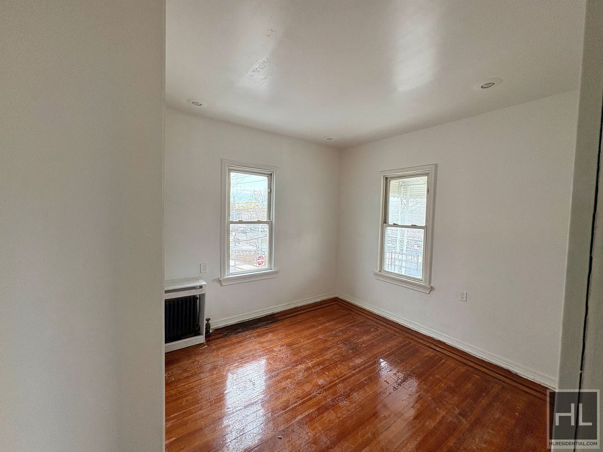 Building Photo - EASTCHESTER ROAD, BRONX