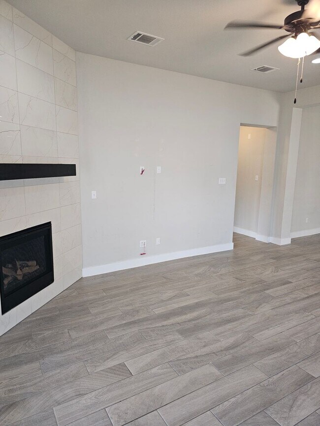 Building Photo - $500 discount for Lease signed in June!