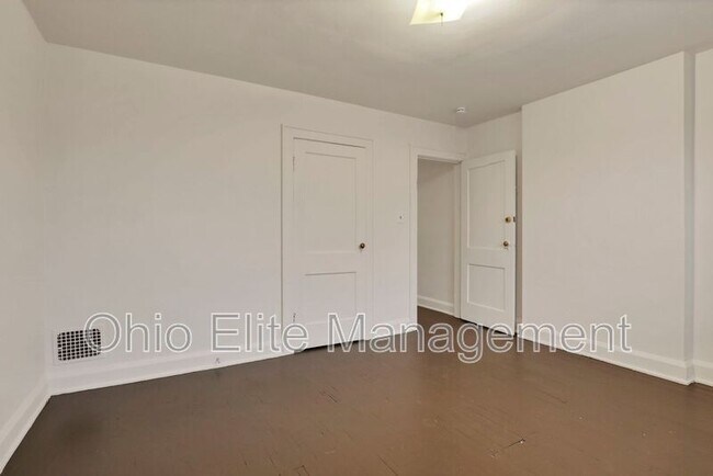 Building Photo - 1163 Linwood Ave