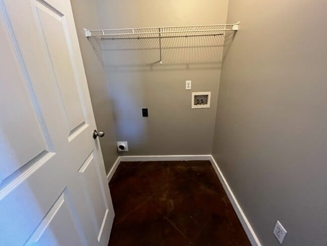 Building Photo - 404 Bruce Street