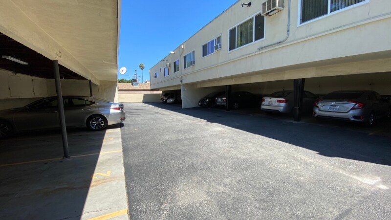 Building Photo - 13423 Burbank Blvd