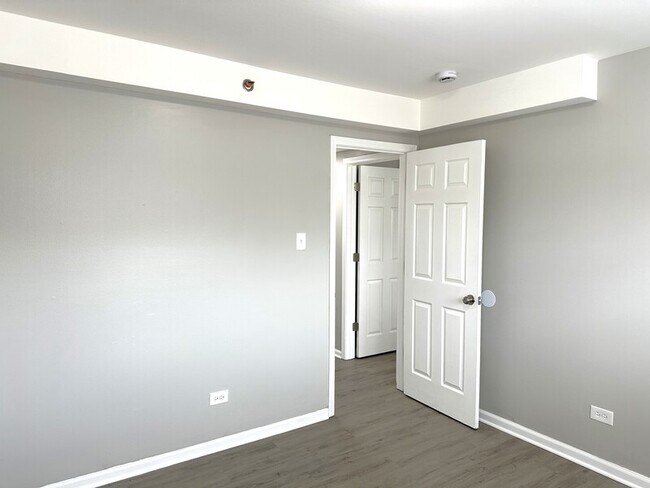 Building Photo - 8635 84th Ct