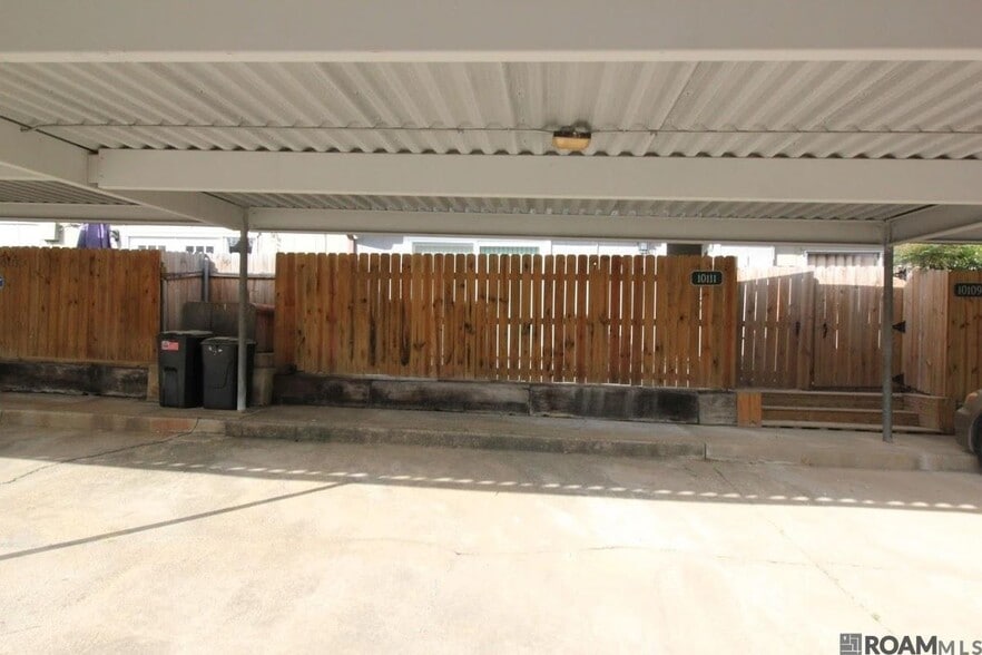 Building Photo - 10111 Jefferson Hwy