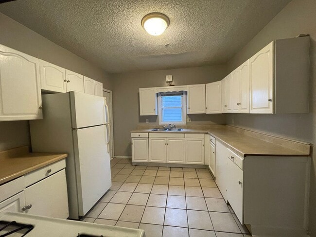 Building Photo - 726 Morgan Avenue North