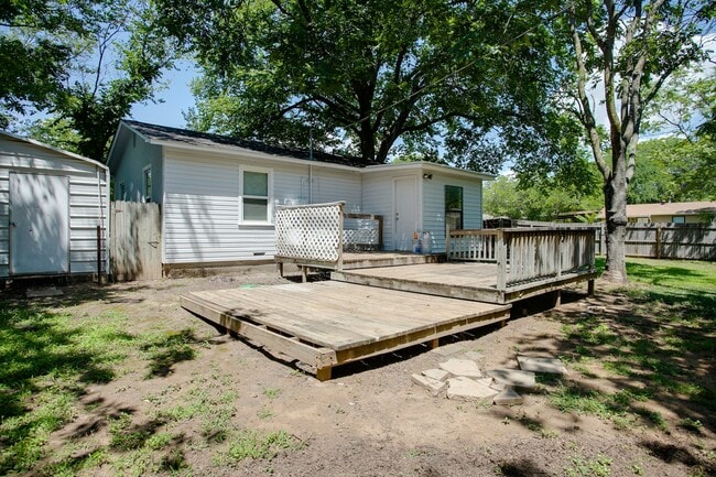 Building Photo - 116 Corbin Ln