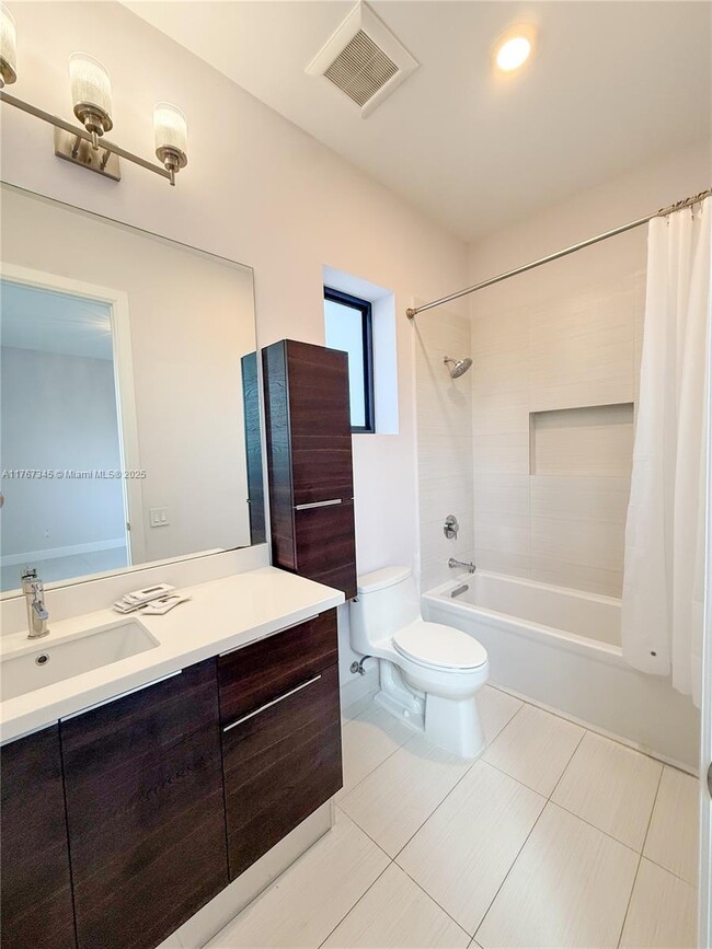 Building Photo - 5915 Brookfield Cir