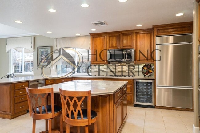 Building Photo - Executive Folsom Rental with a Pool, Energ...