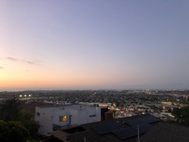 Beautiful sunset views - 4202 Mesa St