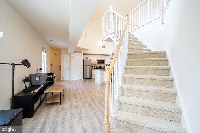 Building Photo - 11 Cranbury Rd
