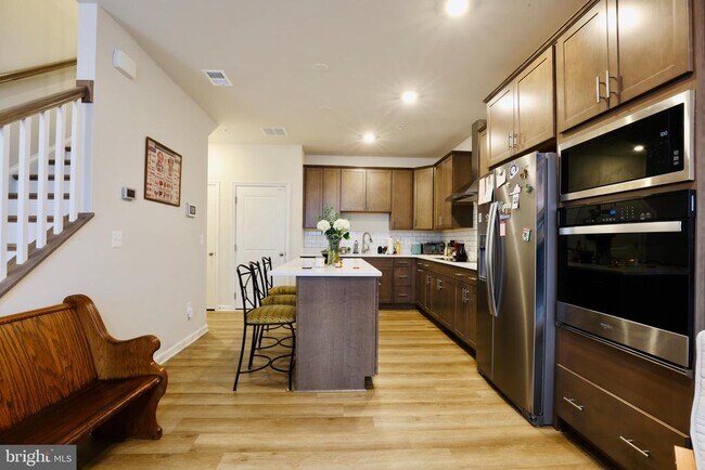 Building Photo - 773 Mount Airy Ter NE