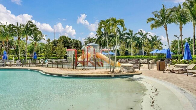 Building Photo - 9595 Town Parc Cir N