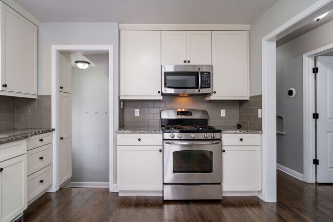 Building Photo - 537 Bird Ave