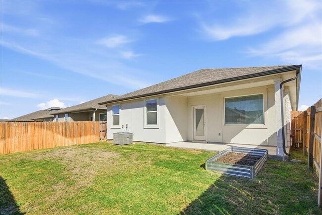 Building Photo - 801 Cade Cv