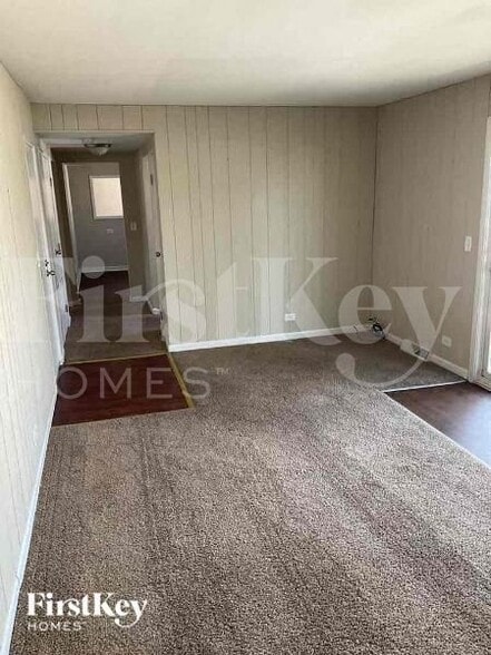 Building Photo - 2 Devon Ct