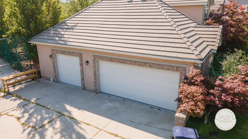 Building Photo - 2157 E Scenic Oaks Cv