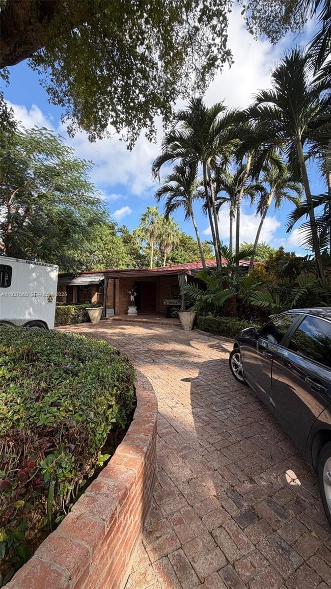 Building Photo - 5877 SW 123rd Ave