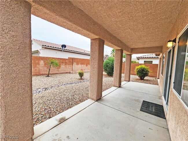 Building Photo - 5561 Carrara Pointe St