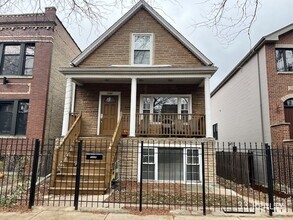 Building Photo - 2847 N Rockwell-G