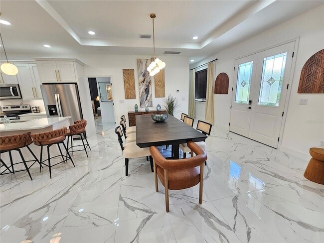 Building Photo - 2075 Jewell Ave